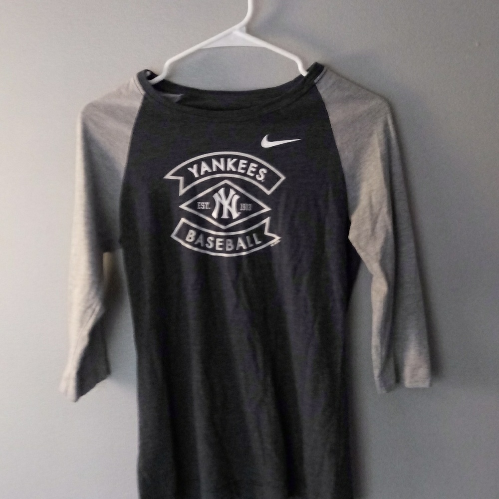 Yankees nike shirt